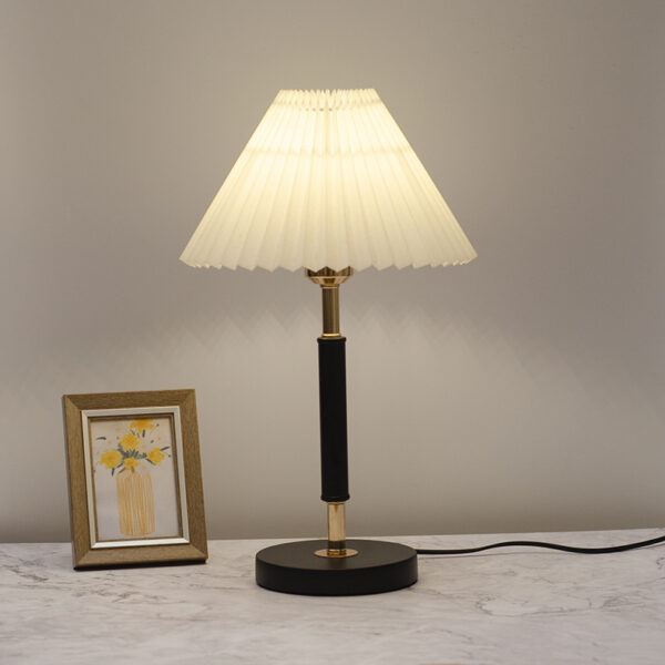 Đèn Bàn Gốm Sứ Cao Cấp DBK001 - Thành Đạt